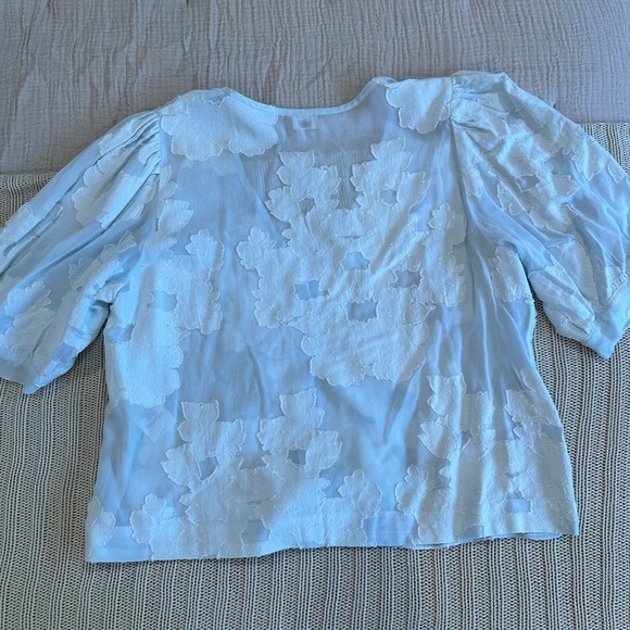 Wilfred Aritzia Light Blue Button down Blouse - Picture 3 of 6